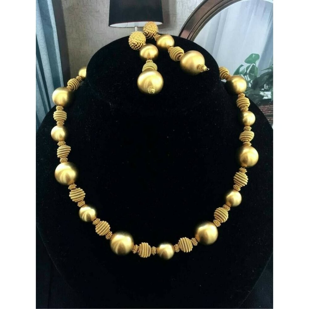 VTG Anne Klein Necklace Earrings set Gold tone